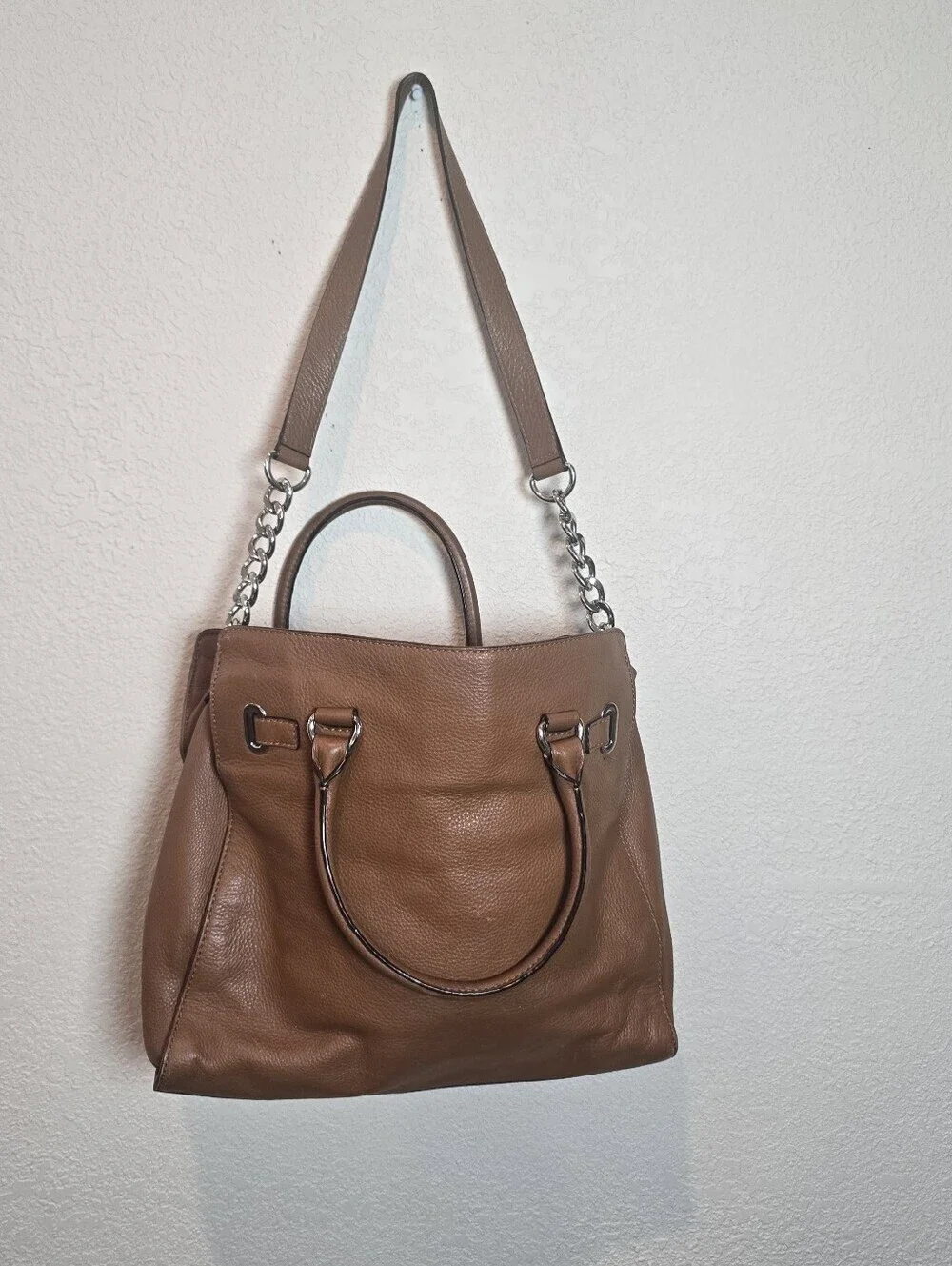 MICHAEL KORS Tan Leather Satchel with Gold Hardware
